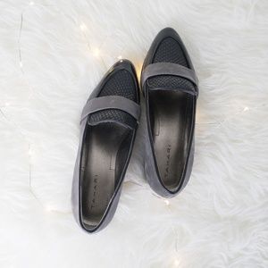TAHARI - monochromatic flats